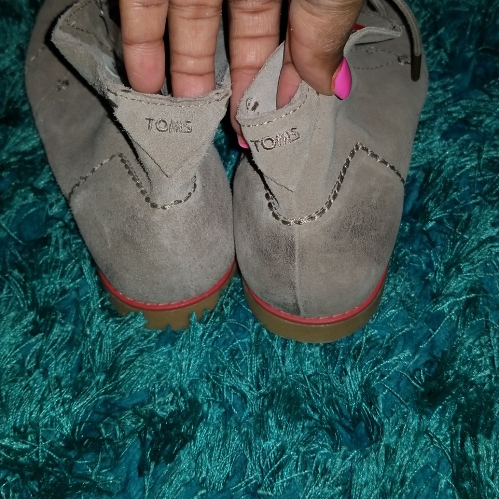 Toms - Picture 3 of 4